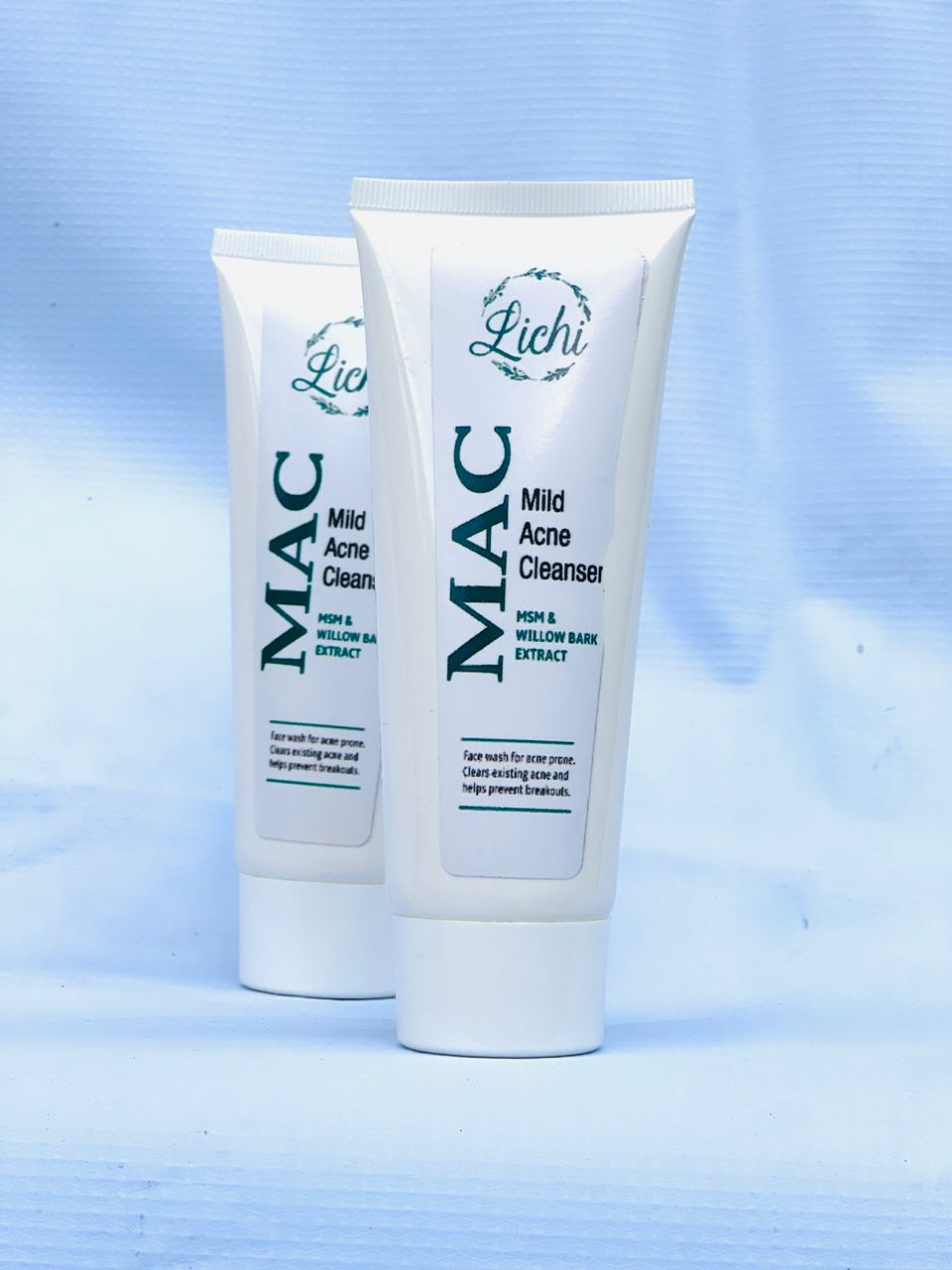 MAC  Mild acne cleanser